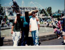 Joey, Eddie, Nick, at Seaworld
